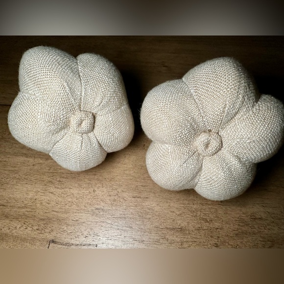 Handmade cream fabric pumpkin, set of 2 - Picture 5 of 6